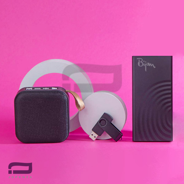 ست مدیریتی R222 شامل اسپیکر، پاوربانک (mAh) ۱۰۰۰۰، فلش 32GB